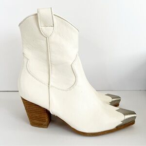 💗Western Cowgirl Boots Cowboy Heeled Ankle Boot 
White Silver Women’s 8 NICE